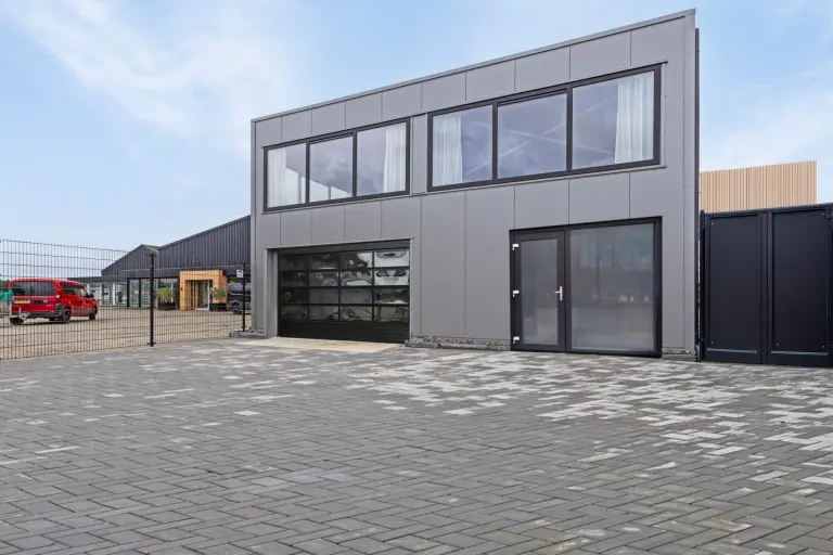 Nijverheidsstraat 30, 's-Heer Arendskerke