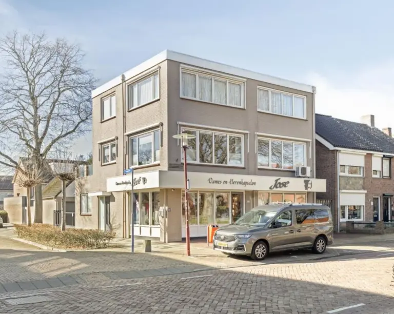 Dorpsstraat 120, Halsteren